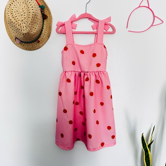 ๐๐๐Bundle of girlโs 3 dresses size 4, used in perfect condition - Picture 16 of 17